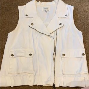 White denim vest double zipper and front pockets